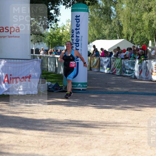01.09.2024 - 17. Tribühne Triathlon Michael Strokosch http://msf.ph/oto/6899686 01.09.2024 10:53:28 Ziel 147 meine-sportfotos.de