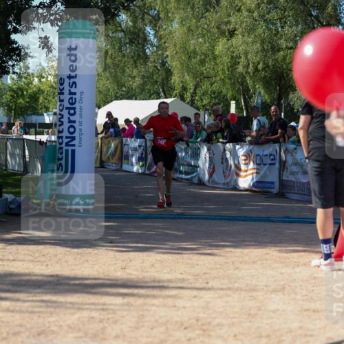 01.09.2024 - 17. Tribühne Triathlon Michael Strokosch http://msf.ph/oto/6899719 01.09.2024 10:54:19 Ziel 142 meine-sportfotos.de