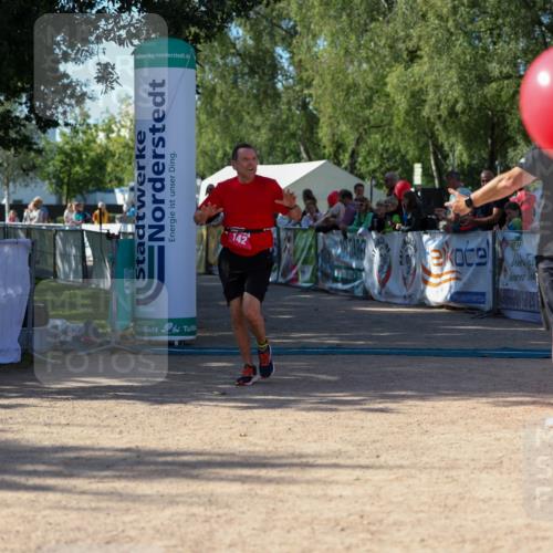 01.09.2024 - 17. Tribühne Triathlon Michael Strokosch http://msf.ph/oto/6899763 01.09.2024 10:54:21 Ziel 142 meine-sportfotos.de