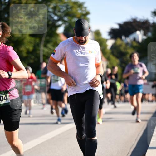 01.09.2024 - BARMER Alsterlauf Dr. Thomas Lammeyer http://msf.ph/oto/6899766 01.09.2024 09:37:26 Laufen 04, 738 meine-sportfotos.de