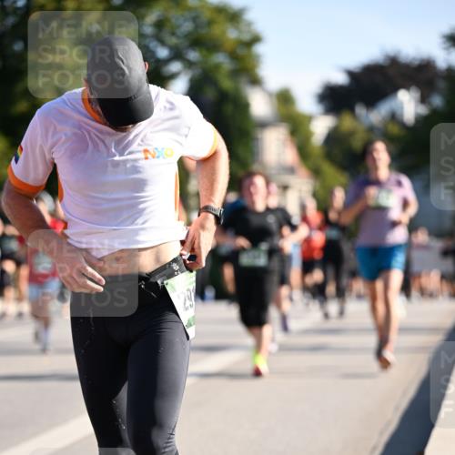 01.09.2024 - BARMER Alsterlauf Dr. Thomas Lammeyer http://msf.ph/oto/6899768 01.09.2024 09:37:27 Laufen 29 meine-sportfotos.de