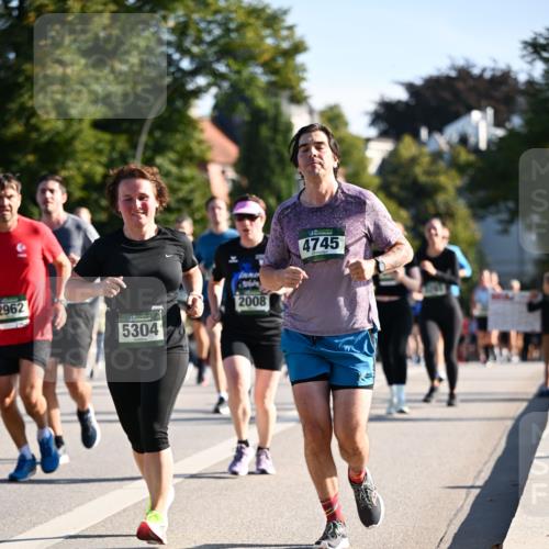 01.09.2024 - BARMER Alsterlauf Dr. Thomas Lammeyer http://msf.ph/oto/6899818 01.09.2024 09:37:29 Laufen 2962, 4745, 5304, 2008 meine-sportfotos.de