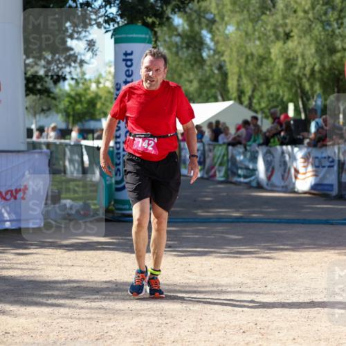 01.09.2024 - 17. Tribühne Triathlon Michael Strokosch http://msf.ph/oto/6899825 01.09.2024 10:54:23 Ziel 142 meine-sportfotos.de