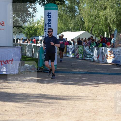 01.09.2024 - 17. Tribühne Triathlon Michael Strokosch http://msf.ph/oto/6899852 01.09.2024 10:54:44 Ziel 141, 1064 meine-sportfotos.de
