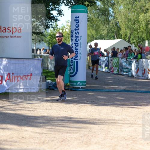 01.09.2024 - 17. Tribühne Triathlon Michael Strokosch http://msf.ph/oto/6899867 01.09.2024 10:54:44 Ziel 141, 1064 meine-sportfotos.de
