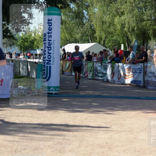01.09.2024 - 17. Tribühne Triathlon Michael Strokosch http://msf.ph/oto/6899875 01.09.2024 10:54:45 Ziel 141, 1064 meine-sportfotos.de