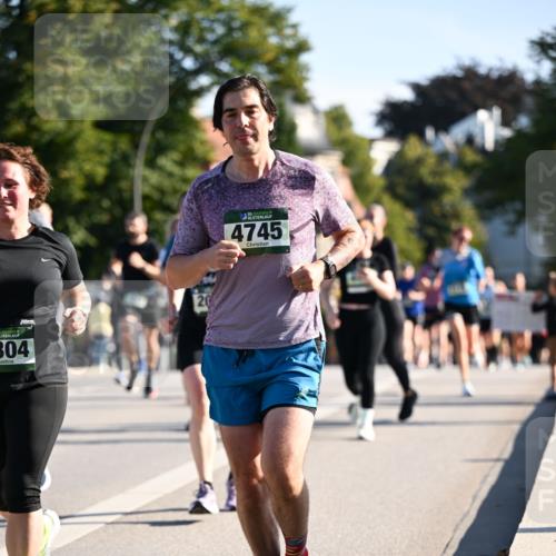 01.09.2024 - BARMER Alsterlauf Dr. Thomas Lammeyer http://msf.ph/oto/6899880 01.09.2024 09:37:29 Laufen 304, 4745 meine-sportfotos.de