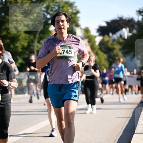 01.09.2024 - BARMER Alsterlauf Dr. Thomas Lammeyer http://msf.ph/oto/6899891 01.09.2024 09:37:30 Laufen 4745 meine-sportfotos.de