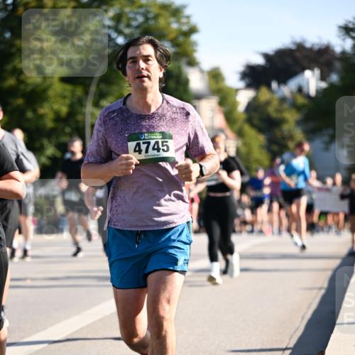 01.09.2024 - BARMER Alsterlauf Dr. Thomas Lammeyer http://msf.ph/oto/6899901 01.09.2024 09:37:30 Laufen 135, 4745 meine-sportfotos.de