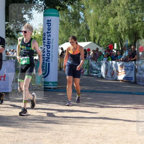 01.09.2024 - 17. Tribühne Triathlon Michael Strokosch http://msf.ph/oto/6900043 01.09.2024 10:55:21 Ziel 149, 294, 730 meine-sportfotos.de