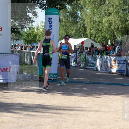 01.09.2024 - 17. Tribühne Triathlon Michael Strokosch http://msf.ph/oto/6900075 01.09.2024 10:55:32 Ziel 256 meine-sportfotos.de