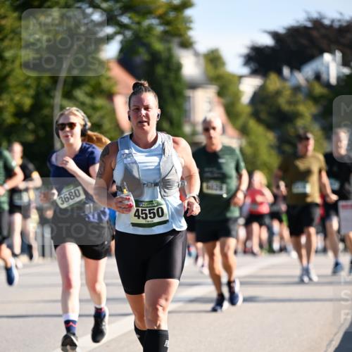 01.09.2024 - BARMER Alsterlauf Dr. Thomas Lammeyer http://msf.ph/oto/6900094 01.09.2024 09:37:42 Laufen 3680, 35, 4550 meine-sportfotos.de