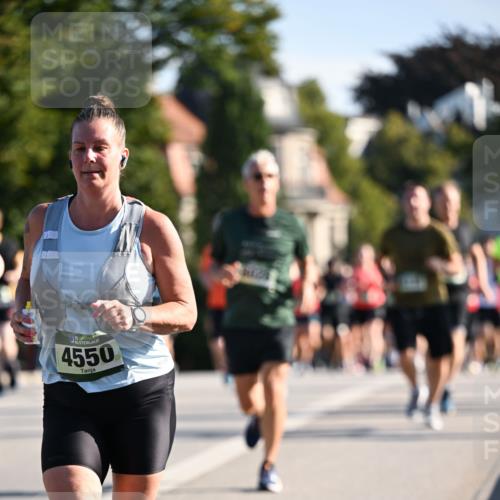 01.09.2024 - BARMER Alsterlauf Dr. Thomas Lammeyer http://msf.ph/oto/6900110 01.09.2024 09:37:43 Laufen 35, 4550 meine-sportfotos.de