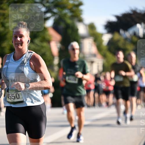01.09.2024 - BARMER Alsterlauf Dr. Thomas Lammeyer http://msf.ph/oto/6900114 01.09.2024 09:37:43 Laufen 4550 meine-sportfotos.de