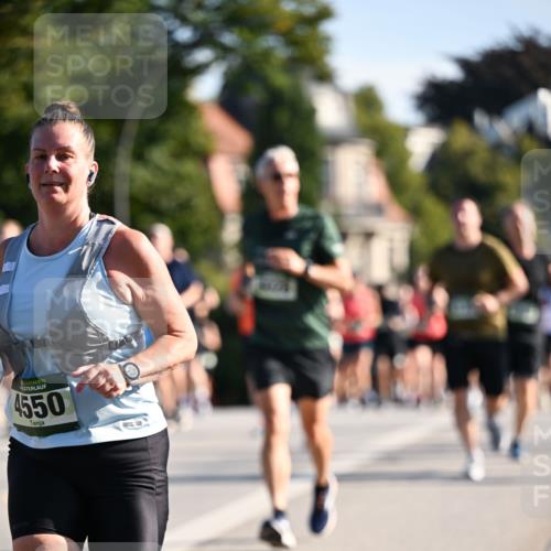 01.09.2024 - BARMER Alsterlauf Dr. Thomas Lammeyer http://msf.ph/oto/6900120 01.09.2024 09:37:43 Laufen 4550 meine-sportfotos.de