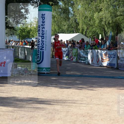 01.09.2024 - 17. Tribühne Triathlon Michael Strokosch http://msf.ph/oto/6900160 01.09.2024 10:55:48 Ziel 255, 306 meine-sportfotos.de
