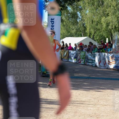 01.09.2024 - 17. Tribühne Triathlon Michael Strokosch http://msf.ph/oto/6900182 01.09.2024 10:55:49 Ziel 255, 306 meine-sportfotos.de