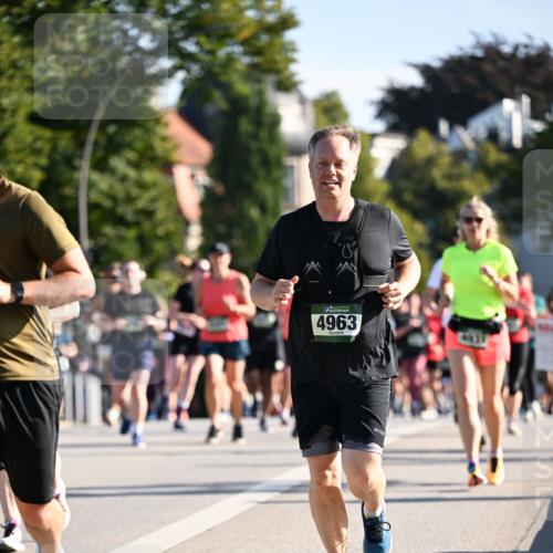 01.09.2024 - BARMER Alsterlauf Dr. Thomas Lammeyer http://msf.ph/oto/6900184 01.09.2024 09:37:46 Laufen 4963 meine-sportfotos.de