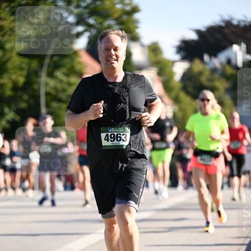 01.09.2024 - BARMER Alsterlauf Dr. Thomas Lammeyer http://msf.ph/oto/6900204 01.09.2024 09:37:47 Laufen 135, 4963 meine-sportfotos.de