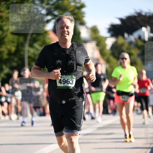 01.09.2024 - BARMER Alsterlauf Dr. Thomas Lammeyer http://msf.ph/oto/6900209 01.09.2024 09:37:47 Laufen 35, 4963 meine-sportfotos.de