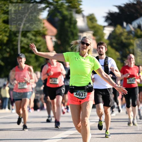 01.09.2024 - BARMER Alsterlauf Dr. Thomas Lammeyer http://msf.ph/oto/6900228 01.09.2024 09:37:49 Laufen 3581, 4931, 3682 meine-sportfotos.de
