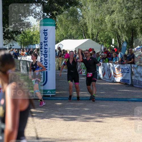01.09.2024 - 17. Tribühne Triathlon Michael Strokosch http://msf.ph/oto/6900270 01.09.2024 10:56:00 Ziel 165, 166, 285 meine-sportfotos.de
