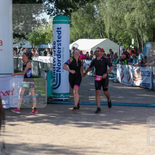 01.09.2024 - 17. Tribühne Triathlon Michael Strokosch http://msf.ph/oto/6900285 01.09.2024 10:56:00 Ziel 165, 166, 285 meine-sportfotos.de