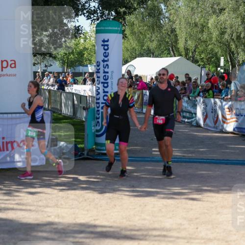 01.09.2024 - 17. Tribühne Triathlon Michael Strokosch http://msf.ph/oto/6900293 01.09.2024 10:56:00 Ziel 165, 166, 285 meine-sportfotos.de