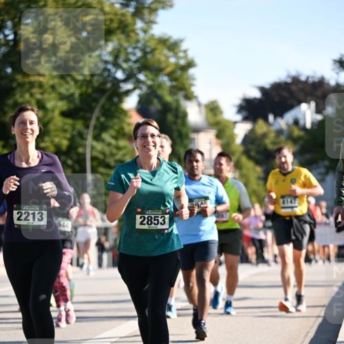 01.09.2024 - BARMER Alsterlauf Dr. Thomas Lammeyer http://msf.ph/oto/6900351 01.09.2024 09:37:56 Laufen 2213, 135, 2853, 2945 meine-sportfotos.de