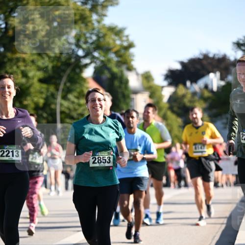 01.09.2024 - BARMER Alsterlauf Dr. Thomas Lammeyer http://msf.ph/oto/6900356 01.09.2024 09:37:56 Laufen 1, 2213, 390, 35, 2853, 22 meine-sportfotos.de