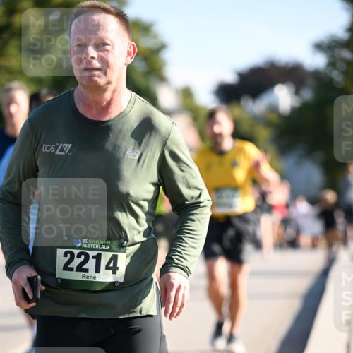 01.09.2024 - BARMER Alsterlauf Dr. Thomas Lammeyer http://msf.ph/oto/6900392 01.09.2024 09:37:58 Laufen 35, 2214 meine-sportfotos.de