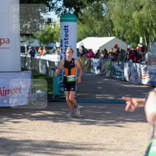 01.09.2024 - 17. Tribühne Triathlon Michael Strokosch http://msf.ph/oto/6900409 01.09.2024 10:56:17 Ziel 205, 247, 254 meine-sportfotos.de