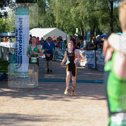 01.09.2024 - 17. Tribühne Triathlon Michael Strokosch http://msf.ph/oto/6900436 01.09.2024 10:56:24 Ziel 144, 205, 251, 254 meine-sportfotos.de