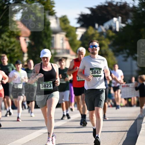 01.09.2024 - BARMER Alsterlauf Dr. Thomas Lammeyer http://msf.ph/oto/6900454 01.09.2024 09:38:04 Laufen 3823, 3843 meine-sportfotos.de
