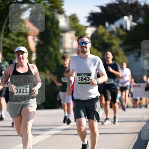01.09.2024 - BARMER Alsterlauf Dr. Thomas Lammeyer http://msf.ph/oto/6900475 01.09.2024 09:38:04 Laufen 3823, 3843 meine-sportfotos.de