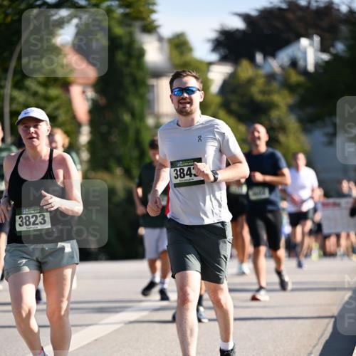 01.09.2024 - BARMER Alsterlauf Dr. Thomas Lammeyer http://msf.ph/oto/6900479 01.09.2024 09:38:05 Laufen 3823, 3843 meine-sportfotos.de