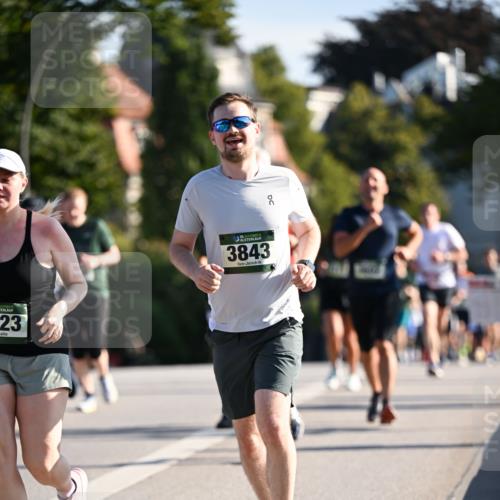 01.09.2024 - BARMER Alsterlauf Dr. Thomas Lammeyer http://msf.ph/oto/6900485 01.09.2024 09:38:05 Laufen 23, 35, 3843 meine-sportfotos.de