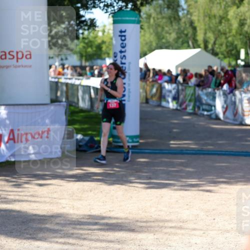 01.09.2024 - 17. Tribühne Triathlon Michael Strokosch http://msf.ph/oto/6900570 01.09.2024 10:56:44 Ziel 137 meine-sportfotos.de