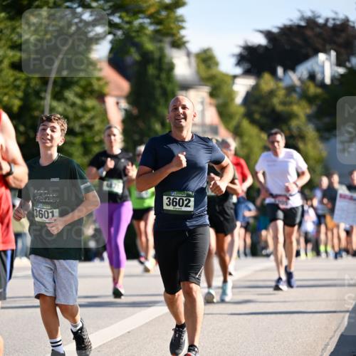 01.09.2024 - BARMER Alsterlauf Dr. Thomas Lammeyer http://msf.ph/oto/6900583 01.09.2024 09:38:08 Laufen 3601, 3602 meine-sportfotos.de