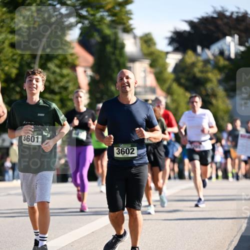 01.09.2024 - BARMER Alsterlauf Dr. Thomas Lammeyer http://msf.ph/oto/6900592 01.09.2024 09:38:08 Laufen 3601, 3602 meine-sportfotos.de