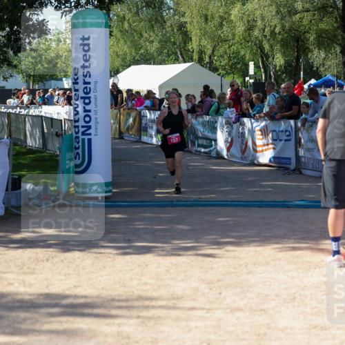 01.09.2024 - 17. Tribühne Triathlon Michael Strokosch http://msf.ph/oto/6900594 01.09.2024 10:56:56 Ziel 157 meine-sportfotos.de