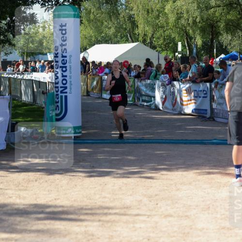 01.09.2024 - 17. Tribühne Triathlon Michael Strokosch http://msf.ph/oto/6900613 01.09.2024 10:56:57 Ziel 157 meine-sportfotos.de