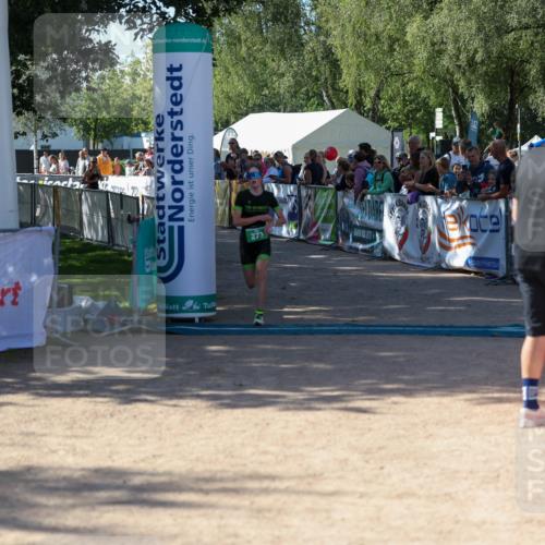 01.09.2024 - 17. Tribühne Triathlon Michael Strokosch http://msf.ph/oto/6900650 01.09.2024 10:57:35 Ziel 266, 273 meine-sportfotos.de