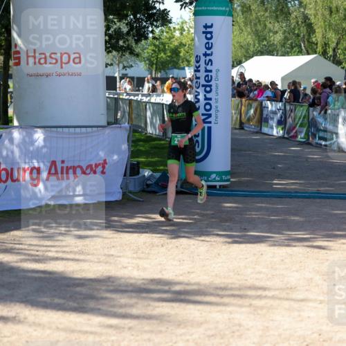 01.09.2024 - 17. Tribühne Triathlon Michael Strokosch http://msf.ph/oto/6900652 01.09.2024 10:57:36 Ziel 266, 273 meine-sportfotos.de