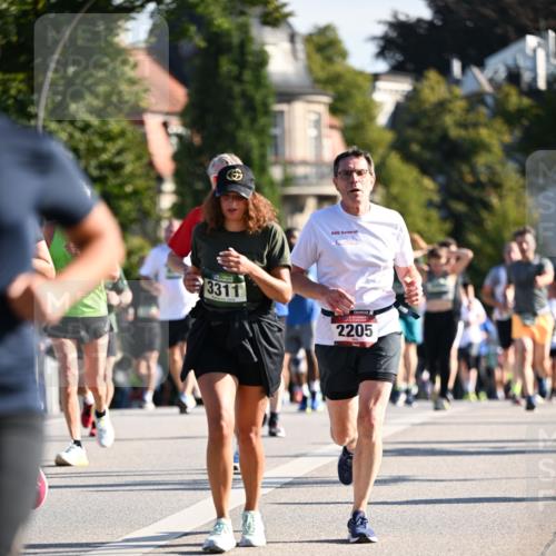 01.09.2024 - BARMER Alsterlauf Dr. Thomas Lammeyer http://msf.ph/oto/6900665 01.09.2024 09:38:10 Laufen 3311, 2205 meine-sportfotos.de