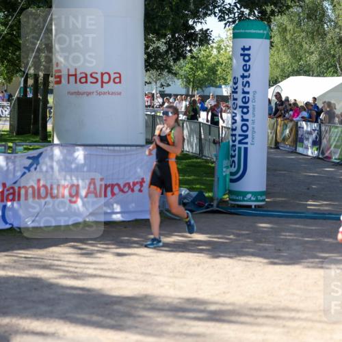 01.09.2024 - 17. Tribühne Triathlon Michael Strokosch http://msf.ph/oto/6900677 01.09.2024 10:57:41 Ziel 266, 272 meine-sportfotos.de