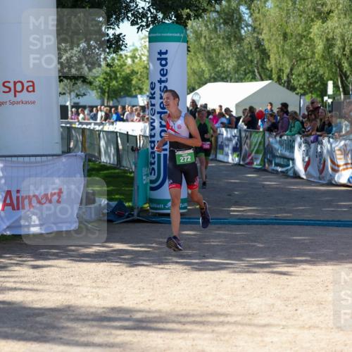 01.09.2024 - 17. Tribühne Triathlon Michael Strokosch http://msf.ph/oto/6900680 01.09.2024 10:57:45 Ziel 168, 272 meine-sportfotos.de