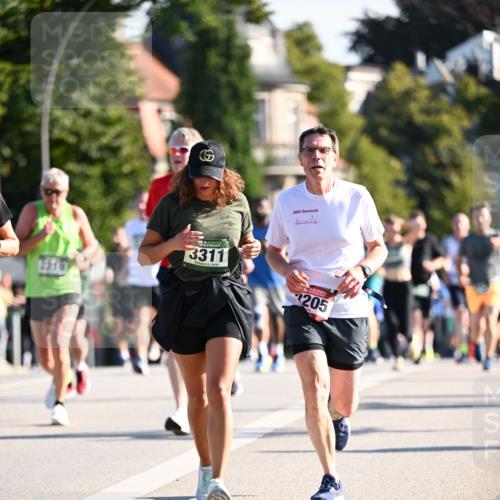 01.09.2024 - BARMER Alsterlauf Dr. Thomas Lammeyer http://msf.ph/oto/6900696 01.09.2024 09:38:10 Laufen 2210, 35, 3311, 205 meine-sportfotos.de
