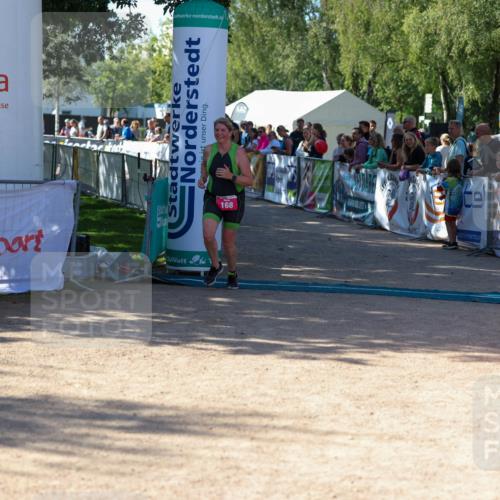 01.09.2024 - 17. Tribühne Triathlon Michael Strokosch http://msf.ph/oto/6900708 01.09.2024 10:57:48 Ziel 168, 272 meine-sportfotos.de