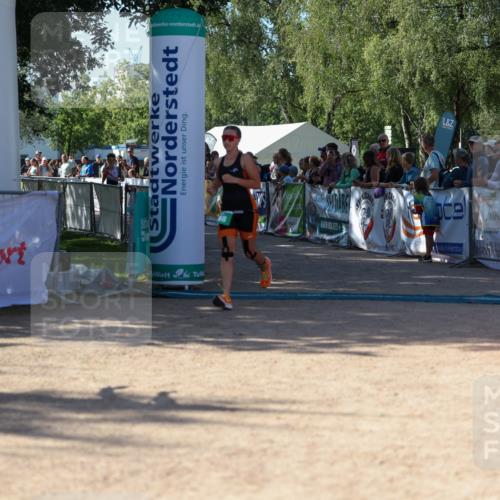 01.09.2024 - 17. Tribühne Triathlon Michael Strokosch http://msf.ph/oto/6900766 01.09.2024 10:58:20 Ziel 207, 268 meine-sportfotos.de